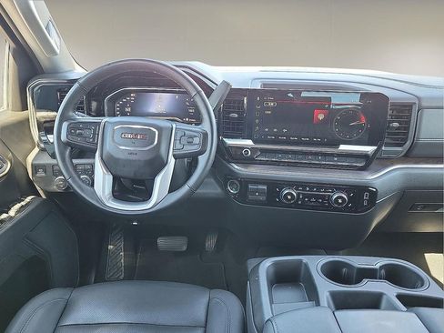 Used 2025 GMC Sierra 1500 SLT AWD/4WD image 9