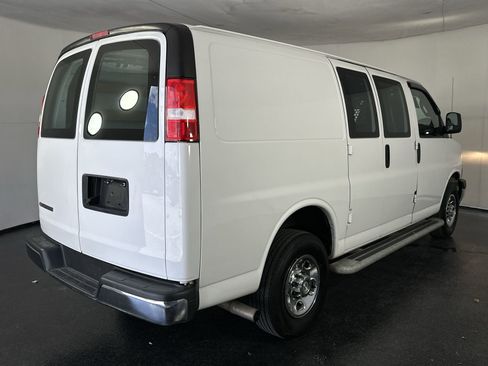 Used 2022 Chevrolet Express 2500 w/ Driver Convenience Package image 11