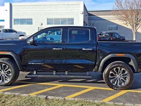 Certified 2024 GMC Canyon Denali image 5