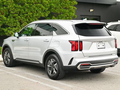 Used 2023 Kia Sorento EX FWD image 6