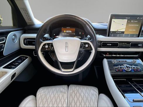 Used 2022 Lincoln Aviator Black Label w/ Dynamic Handling Package AWD/4WD image 8