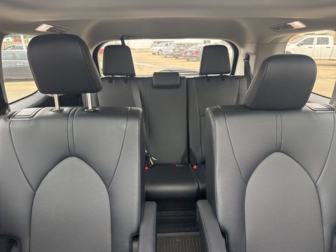 Used 2024 Toyota Grand Highlander AWD Hybrid image 14