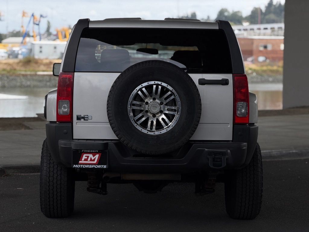 Used 2007 HUMMER H3 AWD/4WD image 6