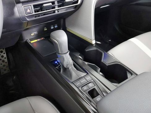 Used 2025 Toyota Camry SE AWD/4WD image 38