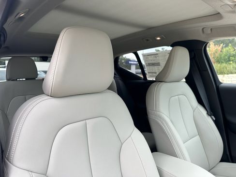 Used 2026 Volvo XC40 B5 Ultra w/ Protection Package Premier image 9