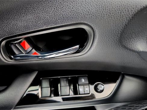 Certified 2019 Toyota Prius LE image 23