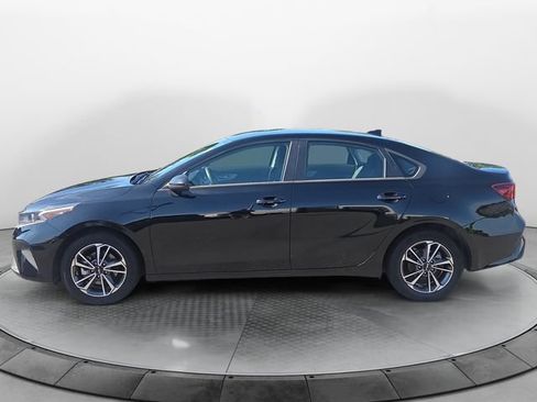 Used 2023 Kia Forte LXS FWD image 2