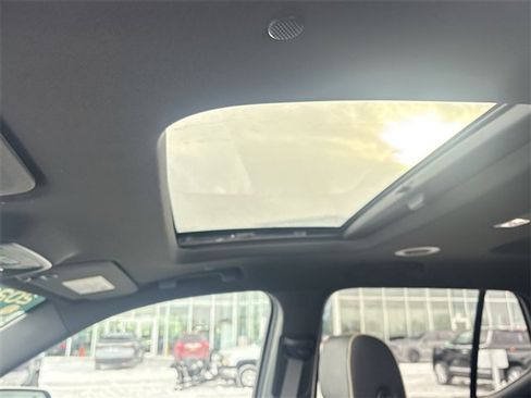 Certified 2022 Chevrolet Traverse Premier w/ LPO, Floor Liner Package image 19