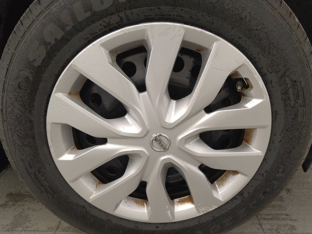 Used 2016 Nissan Rogue S FWD image 31