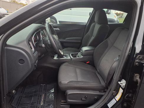 Certified 2017 Dodge Charger R/T image 6