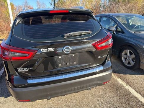Used 2022 Nissan Rogue Sport SL w/ Premium Package image 12