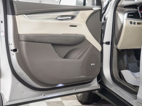 Used 2018 Cadillac XT5 Luxury image 39