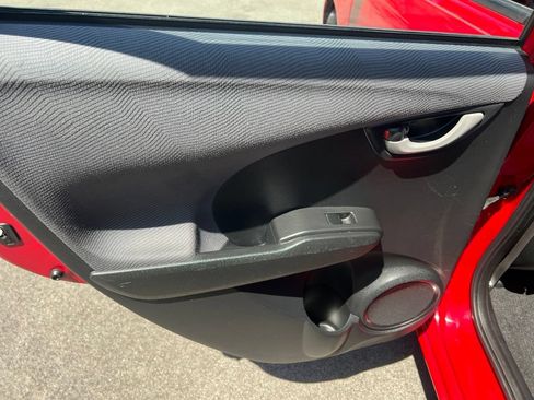 Used 2013 Honda Fit image 10