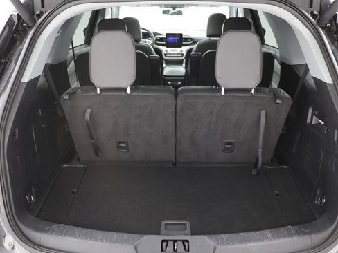 Used 2023 Ford Explorer XLT w/ Equipment Group 202A image 28