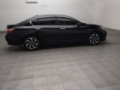 Used 2017 Honda Accord SE image 10
