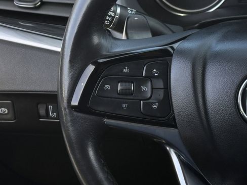 Used 2024 Buick Enclave Essence image 13