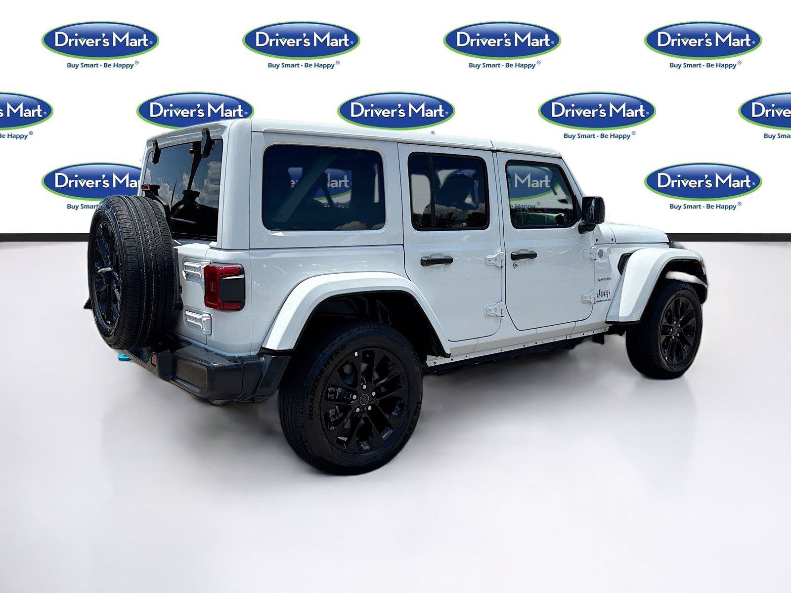 Used 2024 Jeep Wrangler Unlimited Sahara AWD/4WD image 7