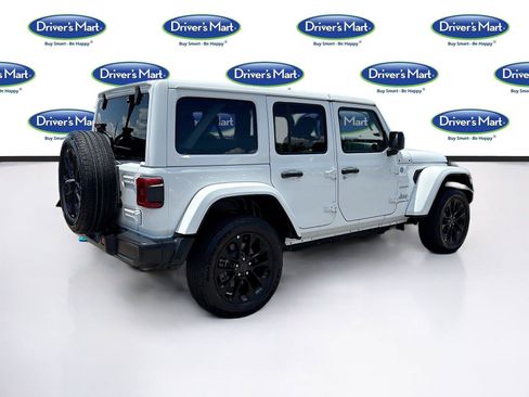 Used 2024 Jeep Wrangler Unlimited Sahara AWD/4WD image 7