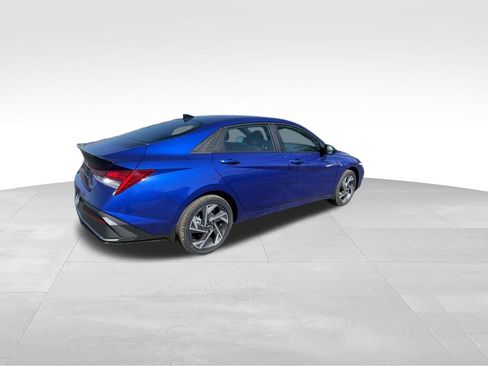 New 2025 Hyundai Elantra SEL image 22
