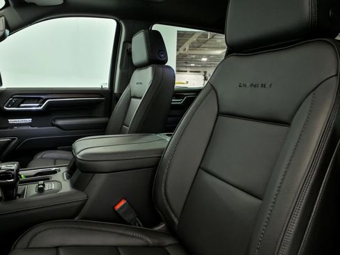 New 2026 GMC Sierra 1500 Denali w/ Denali Reserve Package AWD/4WD image 9