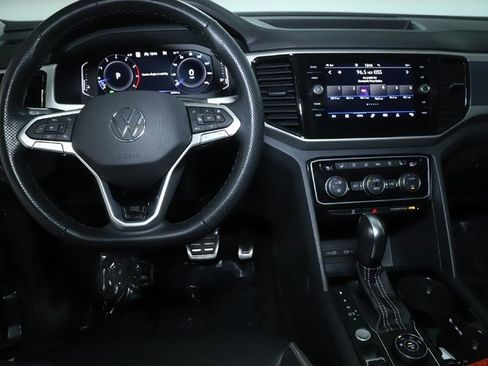 Used 2023 Volkswagen Atlas SEL Premium image 15