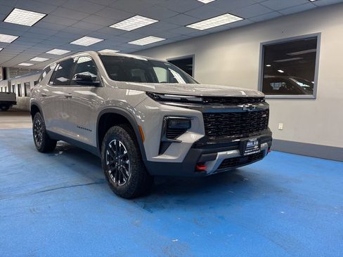 New 2026 Chevrolet Traverse Z71 w/ LPO, Floor Liner Package image 1