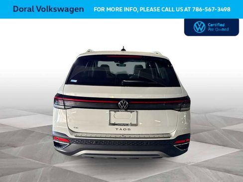 Used 2025 Volkswagen Taos SE FWD image 7