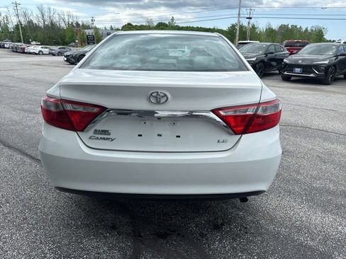 Used 2017 Toyota Camry LE FWD image 6