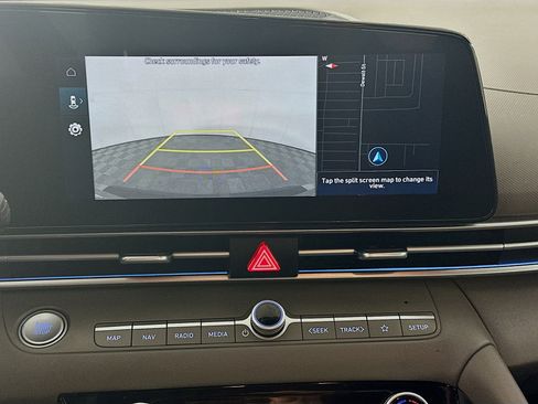 Used 2024 Hyundai Elantra SEL image 23