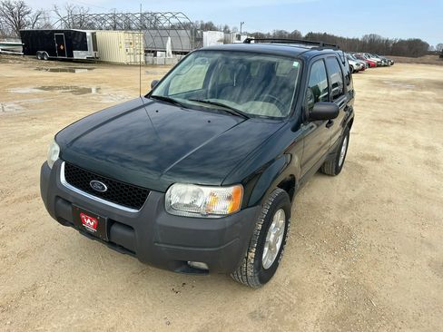 Used 2004 Ford Escape XLT image 2
