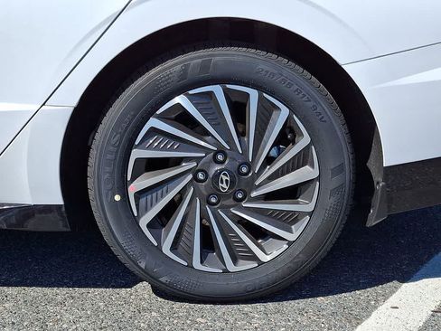 New 2026 Hyundai Sonata Limited FWD image 8