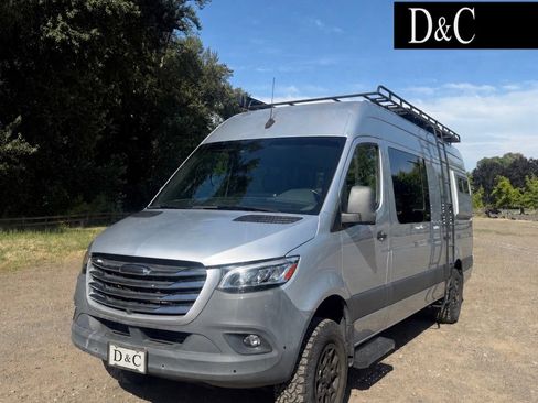 Used 2020 Freightliner Sprinter 2500 AWD/4WD image 1