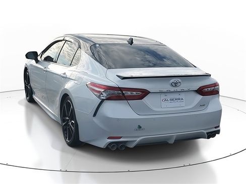 Used 2018 Toyota Camry XSE image 3