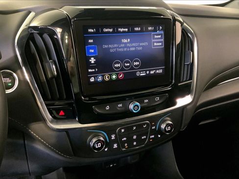 Used 2023 Chevrolet Traverse LT image 6