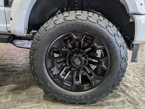 New 2026 Ford F250 Lariat w/ Black Appearance Package image 10