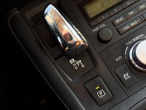 Used 2012 Lexus CT 200h Premium image 36