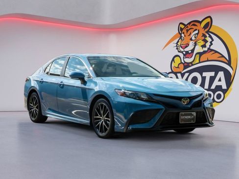 Used 2024 Toyota Camry SE w/ Cold Weather Package AWD/4WD image 3