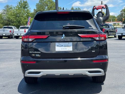 Used 2022 Mitsubishi Outlander SE image 4