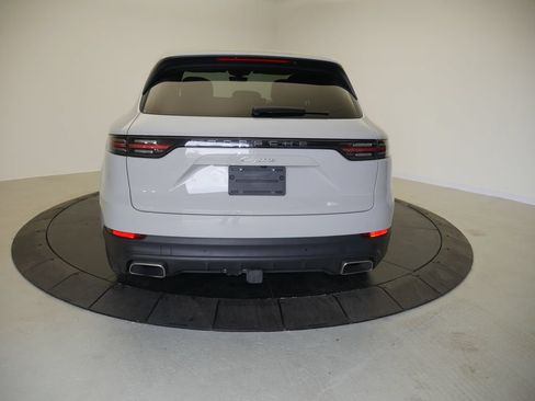 Certified 2023 Porsche Cayenne AWD/4WD image 6
