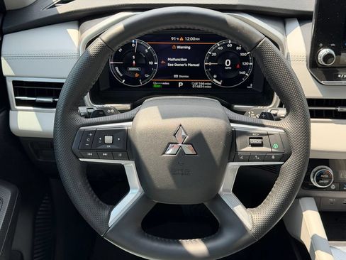 Used 2025 Mitsubishi Outlander SEL AWD/4WD image 16