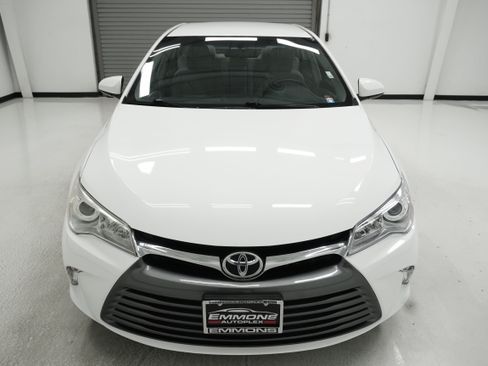 Used 2016 Toyota Camry LE FWD image 2