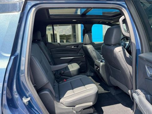 Used 2024 Chevrolet Traverse LT w/ Midnight/Sport Edition AWD/4WD image 10