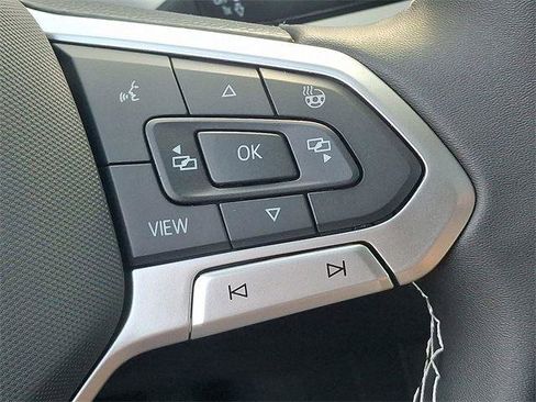 New 2025 Volkswagen Taos SEL image 20