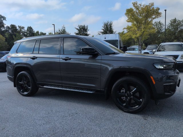 Used 2022 Jeep Grand Cherokee L Limited w/ Luxury Tech Group II RWD image 2