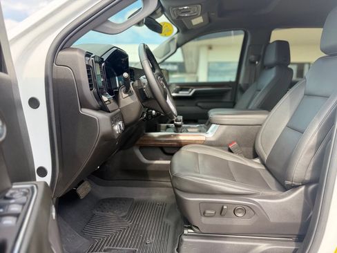 Used 2024 GMC Sierra 1500 Elevation w/ Elevation Premium Package AWD/4WD image 6