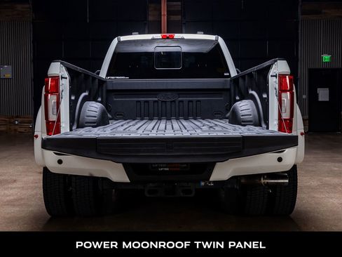 Used 2022 Ford F450 Platinum w/ FX4 Off-Road Package AWD/4WD image 8