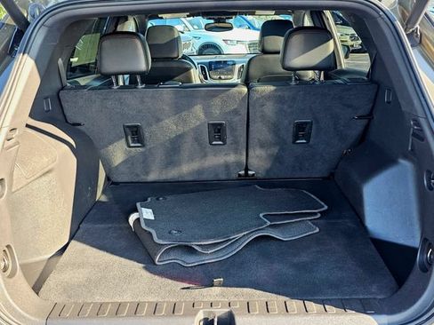 Used 2023 Chevrolet Equinox Premier FWD image 11