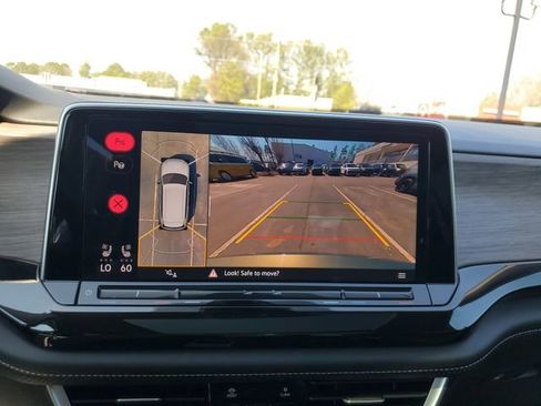 Certified 2025 Volkswagen Atlas SEL Premium R-Line image 23