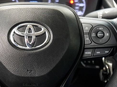 Used 2025 Toyota Corolla LE FWD image 13