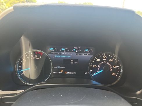 Used 2016 Ford F150 Lariat AWD/4WD image 23